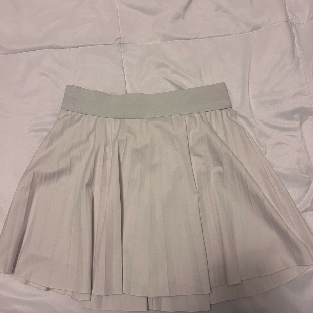 Cute pleated skirt